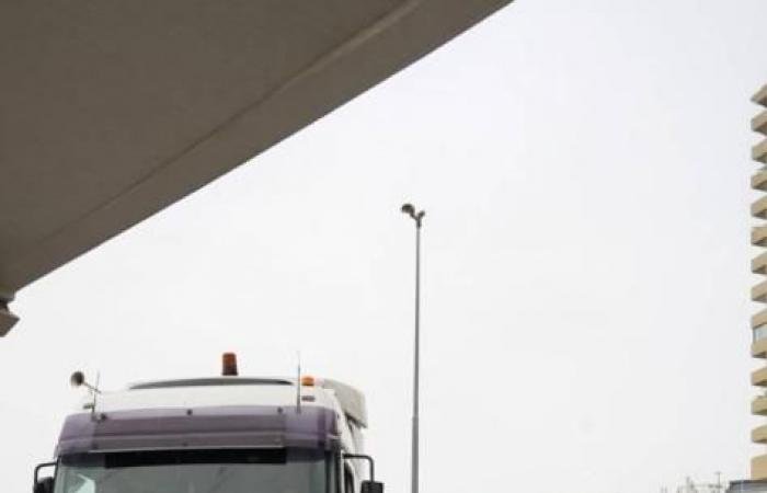 الامارات الان | دبي.. 1300 كادر و500 صهريج لمواجهة الأحوال الجوية | عيون الجزيرة الامارات