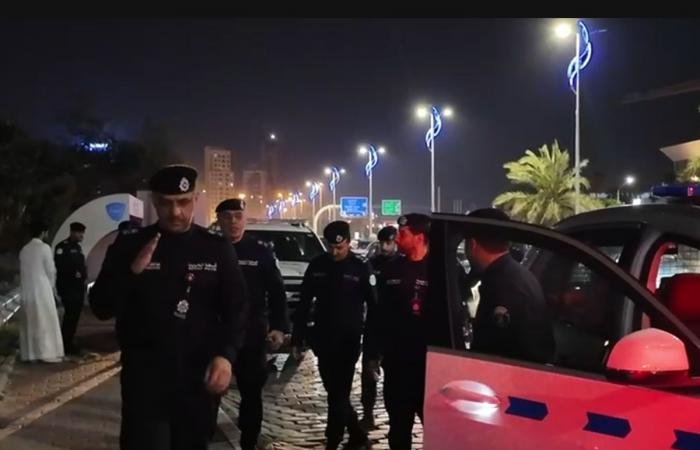 أخبار الكويت | وكيل وزارة الداخلية يتفقد نقاط التفتيش التابعة لمديريات الأمن والمرور والنجدة.. ويطلع على الإجراءات الميدانية | عيون الجزيرة الكويت