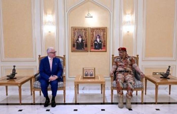 أخبار سلطنة عمان | ‪ رئيس أكاديمية الدراسات الإستراتيجية والدفاعية يستقبل مسؤولًا إيطاليّا | عيون الجزيرة الاخبارية عمان