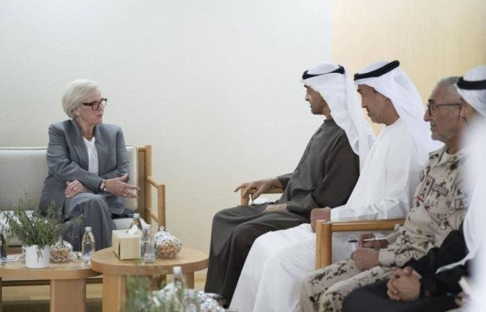 الامارات الان | محمد بن زايد ووزيرة القوات المسلحة الفرنسية يبحثان التنسيق الدفاعي المشترك بين البلدين | عيون الجزيرة الامارات