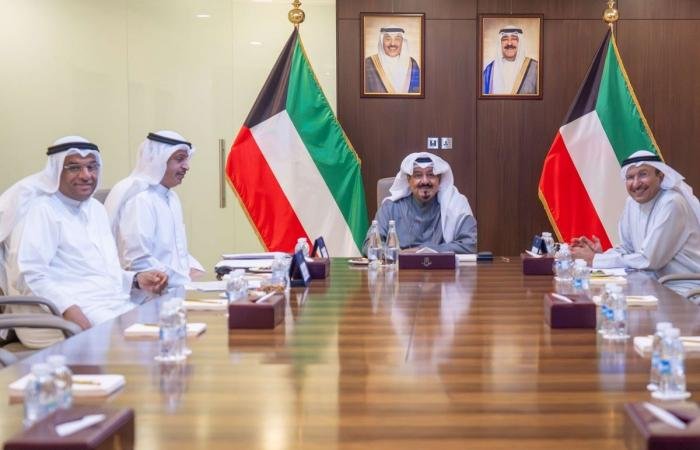 أخبار الكويت | رئيس الوزراء يترأس اجتماعاً لبحث خطط تعزيز المخزون الاستراتيجي | عيون الجزيرة الكويت