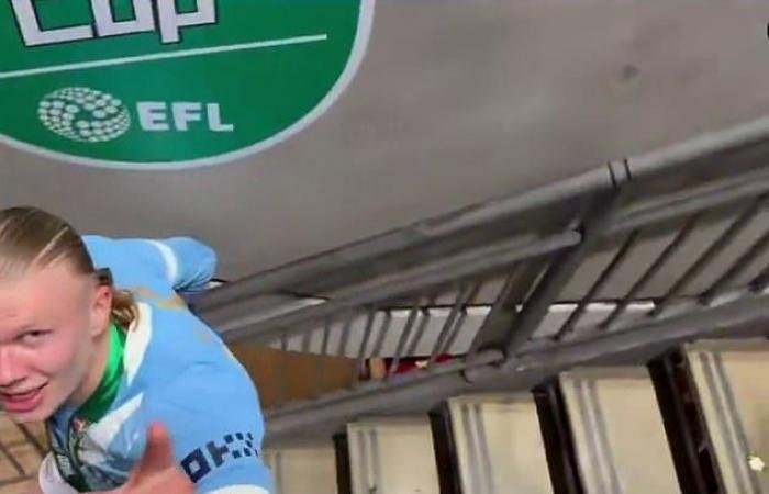 الرياضة الان | هالاند يتحدث اللغة العربية واحتفال مجنون لأسطورة أرسنال..كواليس مثيرة في احتفالات السيتي بكأس الرابطة | عيون الجزيرة الرياضي