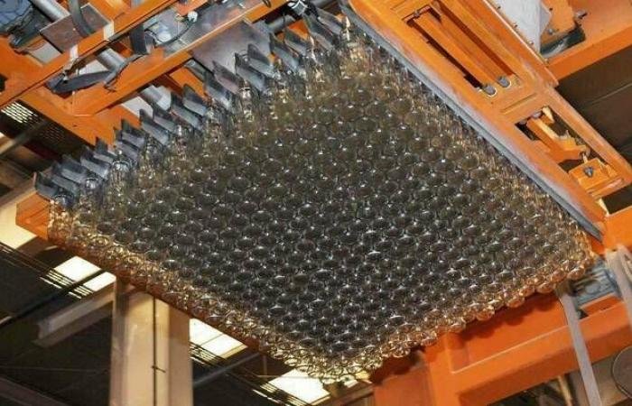 أرباح "زجاج" تهبط إلى 83.7 مليون ريال فى العام 2025