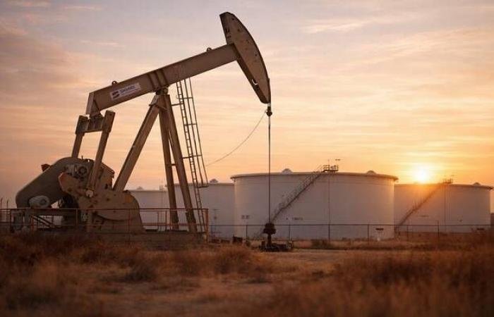 أسعار النفط تتراجع 5% بعد أنباء المقترح الأمريكي لوقف الحرب