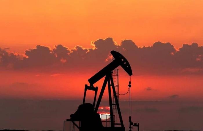 «بلاك روك»: ركود عالمي مع 150 دولاراً للنفط