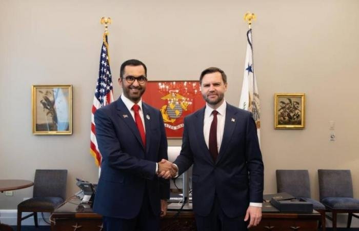 الامارات الان | سلطان الجابر وفانس: حرية الملاحة عبر «هرمز» الحل الوحيد لاستقرار الأسواق العالمية | عيون الجزيرة الامارات