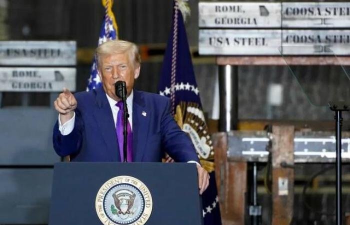 ترامب: إيران تتوسل لإبرام صفقة وأمريكا مستعدة للضرب بلا توقف