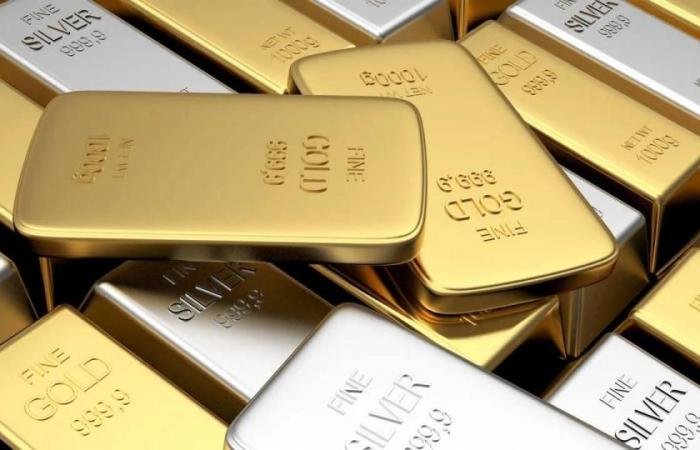 الذهب يهبط 1.5% والفضة بـ 68 دولاراً