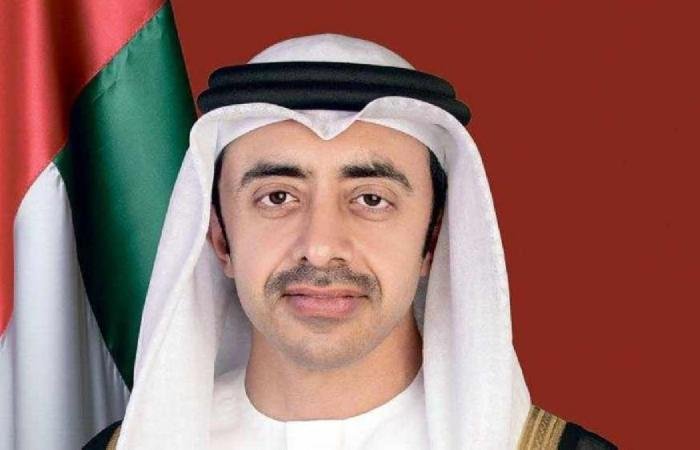 أخبار الكويت | عبدالله بن زايد يدين المخطط الإرهابي في الكويت ويؤكد تضامن الإمارات الكامل معها | عيون الجزيرة الكويت