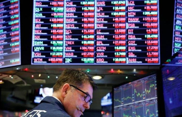 مؤشر "ناسداك 100" يدخل منطقة التصحيح وسط شكوك الذكاء الاصطناعي