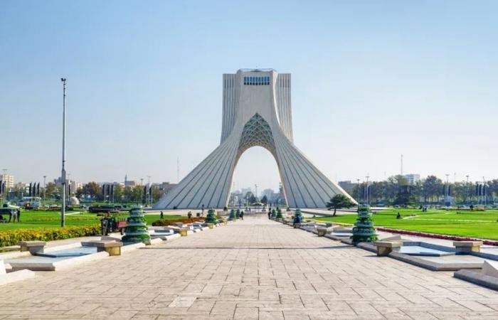 إيران.. اعتقال 15 شخصاً بتهمة الانتماء إلى «شبكات إعلامية إرهابية» | عيون الجزيرة