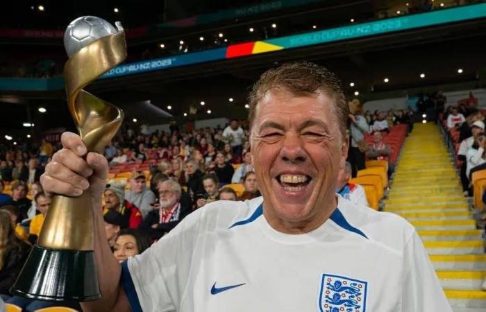 الرياضة الان | مشجع يعرض منزله للبيع لتمويل رحلة لحضور المونديال | عيون الجزيرة الرياضي