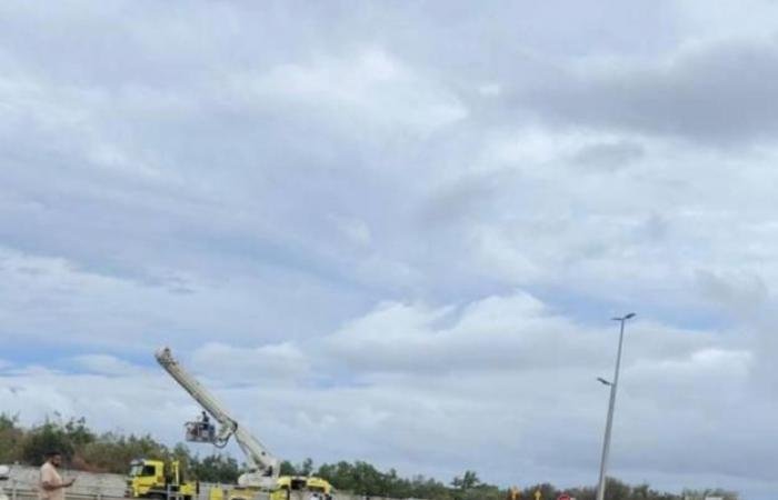 الامارات الان | «دفاع مدني خورفكان» ينقذ صـبـياً جـرفــته مــياه أحـد الأوديــة | عيون الجزيرة الامارات