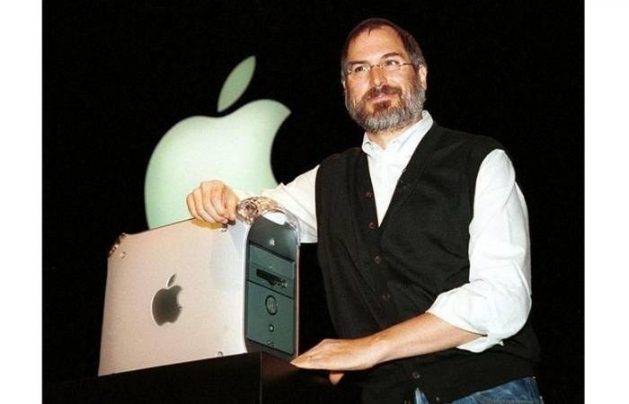 «أبل» أمام تحدي الذكاء الاصطناعي في الذكرى الخمسين لتأسيسها