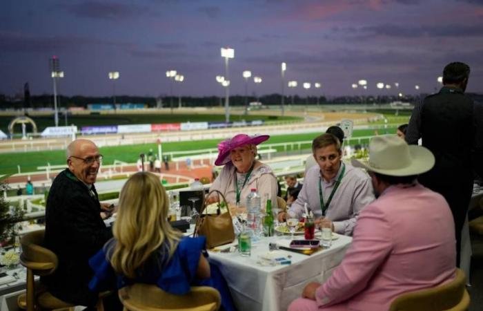 الرياضة الان | صحف العالم تشيد بتنظيم كأس الخيول.. دبي تحب الحياة | عيون الجزيرة الرياضي