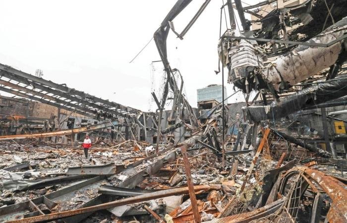 ضربات جديدة لـ «النووي» وتراجع خيار هجوم بَرّي | عيون الجزيرة