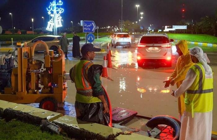 الامارات الان | فرق العمل بمنطقة الظفرة تبذل جهوداً استثنائية | عيون الجزيرة الامارات