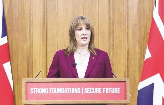 بريطانيا تحذر مجموعة السبع من تحركات تجارية أحادية خلال حرب إيران