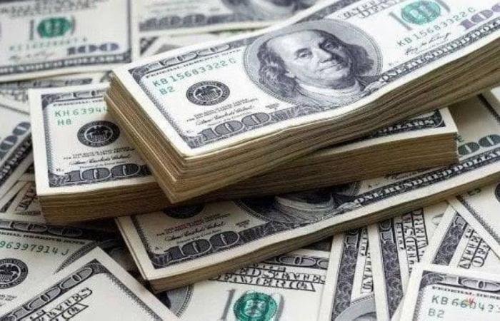 استقرار أسعار الدولار وسط قلق المستثمرين من تداعيات التوترات في الشرق الأوسط
