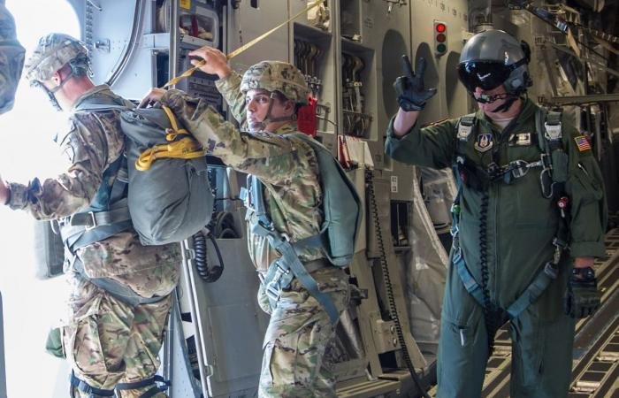 وصول آلاف من قوات المظلات الأميركية إلى الشرق الأوسط | عيون الجزيرة