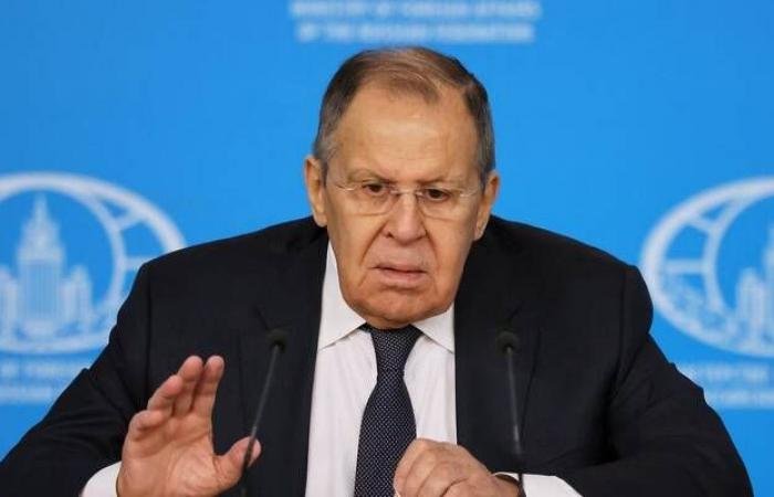 لافروف: أمريكا تخطط لتغيير الأنظمة بإيران وفنزويلا للسيطرة على النفط