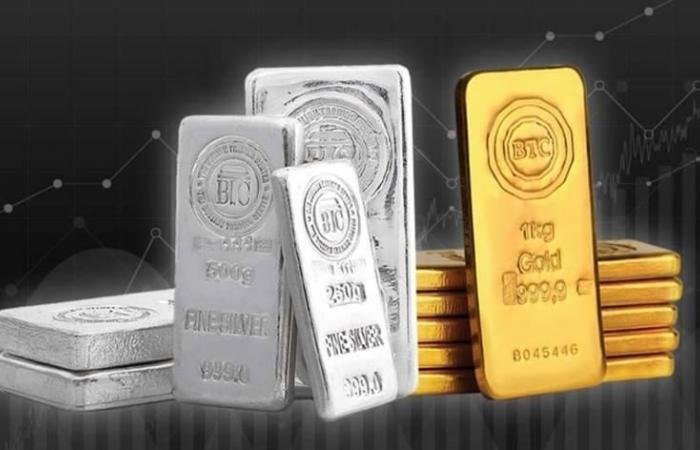 الذهب يجتاز عتبة 4600 دولار