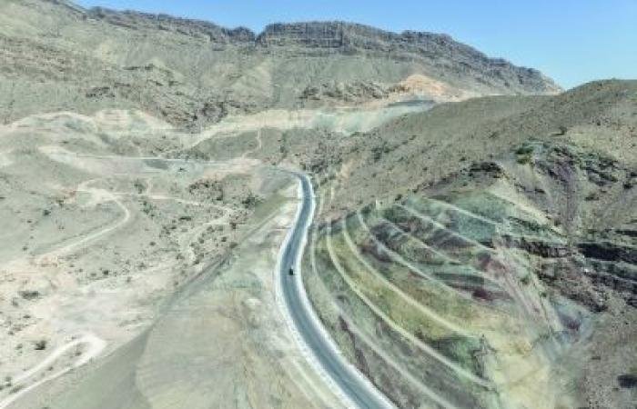 أخبار سلطنة عمان | 74 % نسبة إنجاز مشروع طريق عقبة وادي بني خالد | عيون الجزيرة الاخبارية عمان