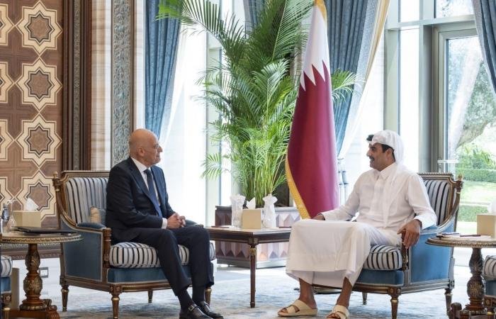 أخبار قطر | سمو الأمير يستقبل وزير الدفاع اليوناني | عيون الجزيرة قطر