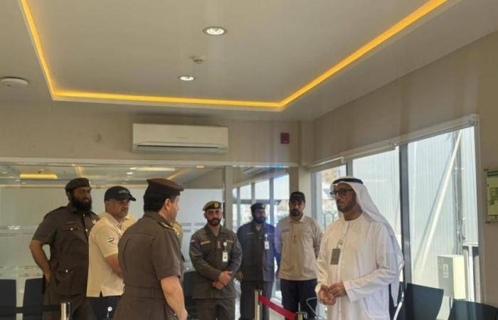 الامارات الان | المري يتفقّد مطار دبي الدولي ومنفذ حتا البري | عيون الجزيرة الامارات
