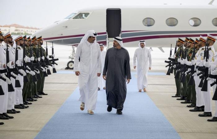 عدوان إيران: مشاورات إماراتية - قطرية بعد قمة جدة ومبادرة صينية - باكستانية من 5 نقاط للتهدئة | عيون الجزيرة