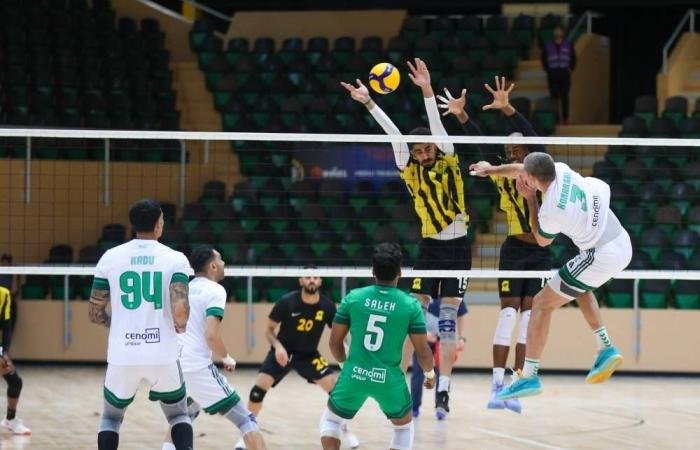 ديربي يشعل نخبة الطائرة