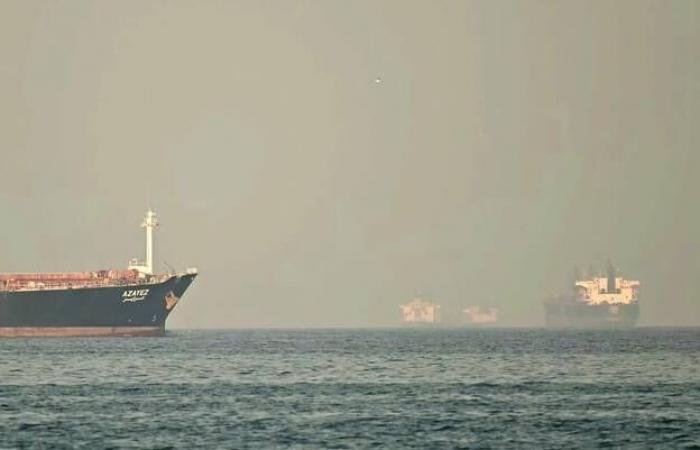 بوابة هرمز.. رموز سرية ورسوم باليوان مقابل العبور