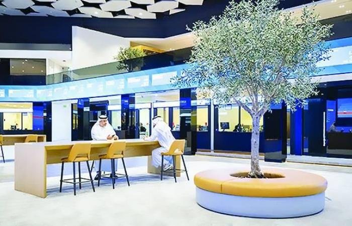 أسهم الإمارات تتراجع مع تقليص المستثمرين مراكزهم