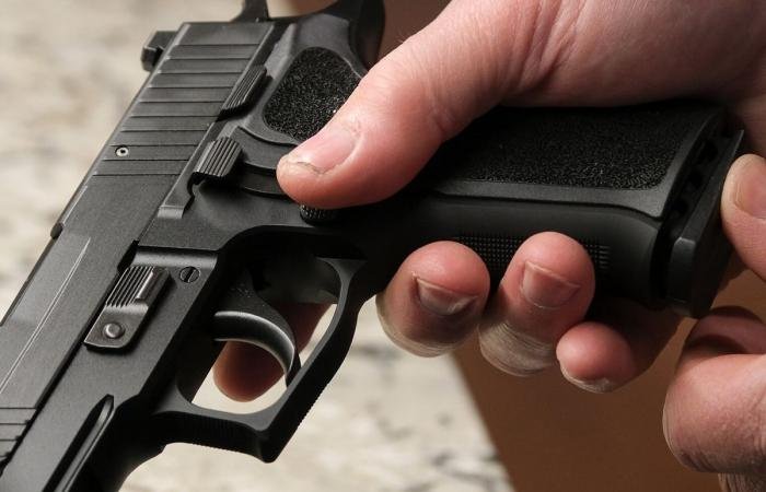 أخبار الكويت | «الداخلية»: تمديد مهلة تسليم الأسلحة غير المرخصة 7 أيام | عيون الجزيرة الكويت