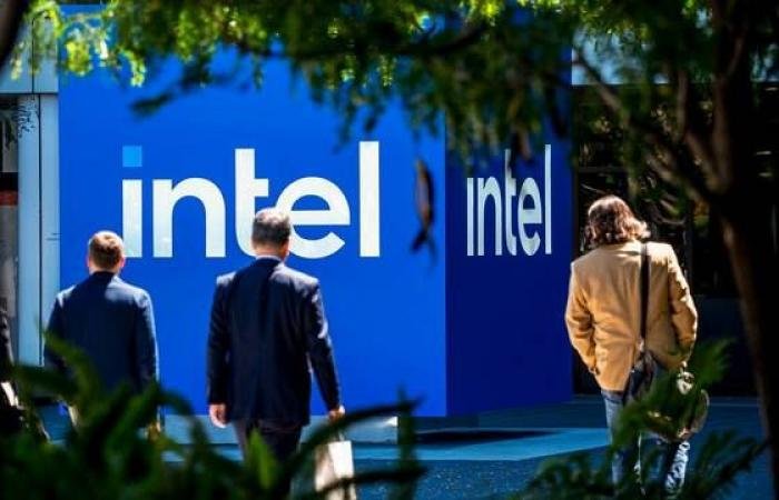 سهم إنتل يقفز 9% بعد السيطرة على مصنع في أيرلندا