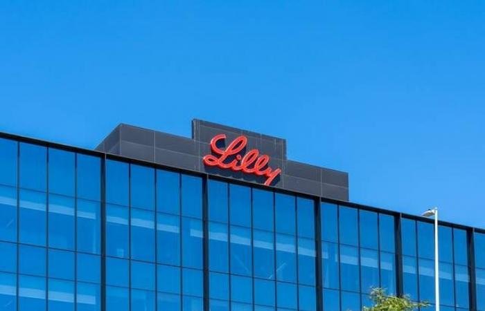 إيلي ليلي يقفز 5% بعد الموافقة على حبوب إنقاص الوزن