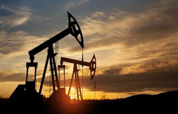 تراجع إنتاج أوبك بمارس لأدنى مستوى منذ جائحة كوفيد