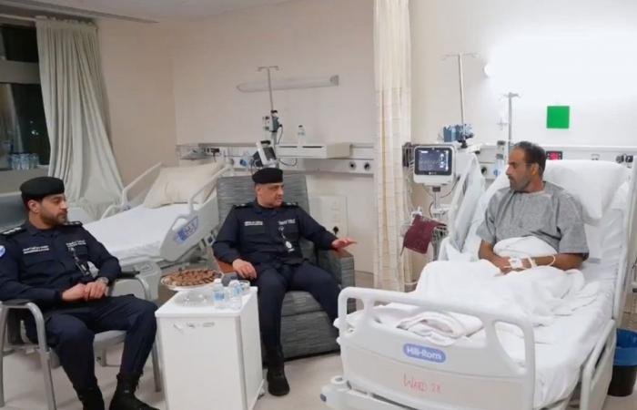 أخبار الكويت | وكيل «الداخلية» يزور العقيد محمد الهاجري إثر إصابته جراء العدوان الإيراني الآثم | عيون الجزيرة الكويت