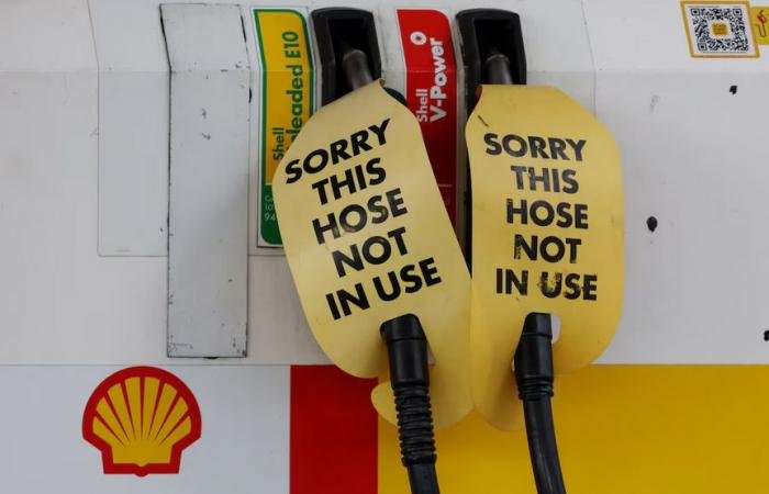 أزمة الوقود تدفع الأستراليين لإلغاء خطط السفر في عيد القيامة