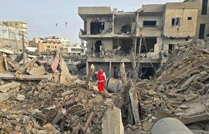 الاحتلال الاسرائيلي يشن غارات على جنوب وشرق لبنان والضاحية الجنوبية لبيروت | عيون الجزيرة