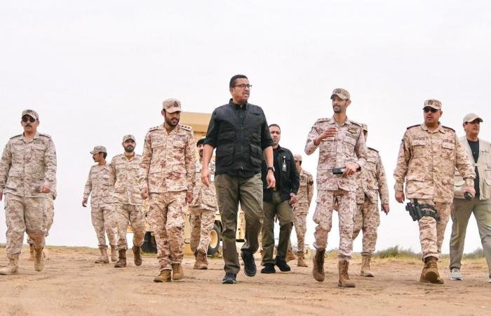 أخبار الكويت | وزير الدفاع يتفقد وحدات الجيش ويشدد على أعلى درجات الجاهزية | عيون الجزيرة الكويت