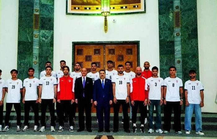 الرياضة الان | هدايا العراق بعد الصعود للمونديال.. جواز دبلوماسي ومنازل فخمة وجدارية وطابع بريدي | عيون الجزيرة الرياضي