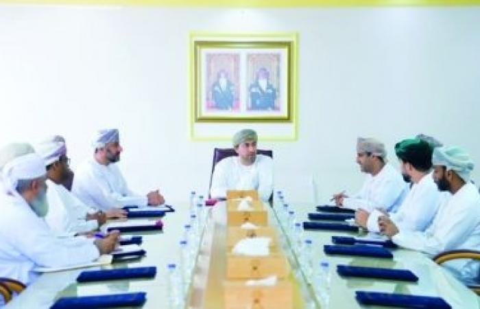 أخبار سلطنة عمان | مناقشة أوضاع الأراضي الواقعة في مجاري الأودية بولاية صحم | عيون الجزيرة الاخبارية عمان