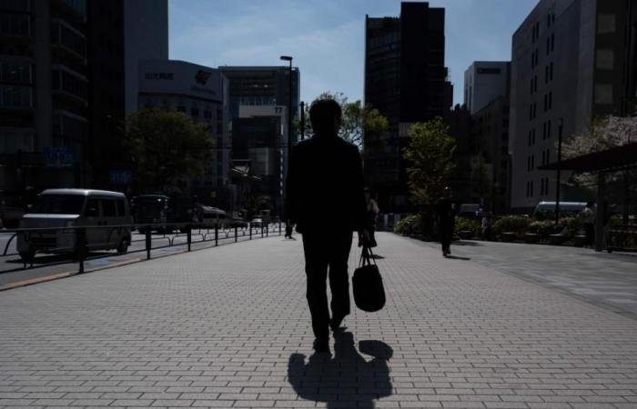 عائد السندات اليابانية لأجل 10 سنوات يصعد لأعلى مستوى منذ 1999