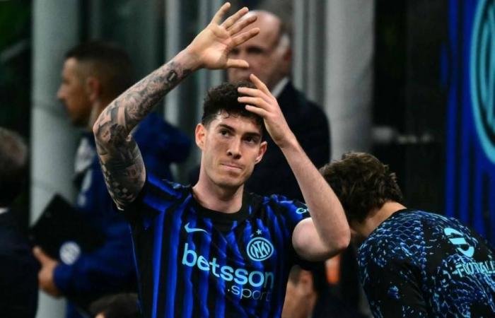 الرياضة الان | باستوني يرسل إشارة قوية لقرب انتقاله إلى برشلونة | عيون الجزيرة الرياضي