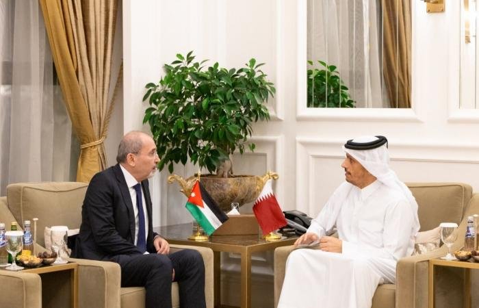 أخبار قطر | رئيس مجلس الوزراء وزير الخارجية يستقبل نائب رئيس الوزراء وزير الخارجية الأردني | عيون الجزيرة قطر