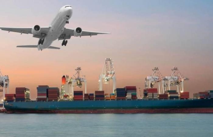 اختناقات النقل البحري تحيل شركات الشحن إلى الجو