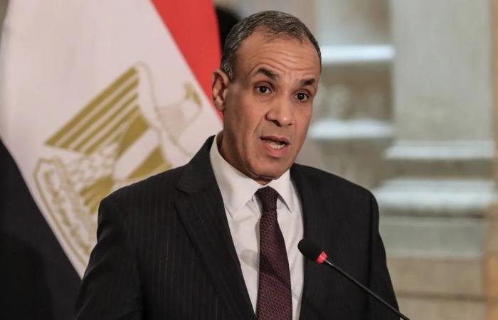 وزير الخارجية المصري يبحث في بغداد مساعي خفض التصعيد بالمنطقة | عيون الجزيرة