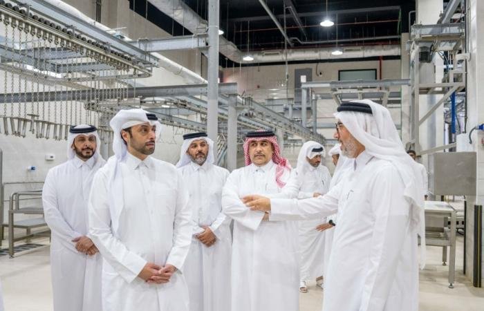 أخبار قطر | وزير البلدية: توافر المنتجات الغذائية بكميات كافية وجودة عالية أولوية قصوى | عيون الجزيرة قطر