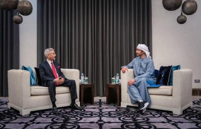 الامارات الان | عبدالله بن زايد ووزير خارجية الهند يبحثان الاعتداءات الإيرانية الإرهابية | عيون الجزيرة الامارات